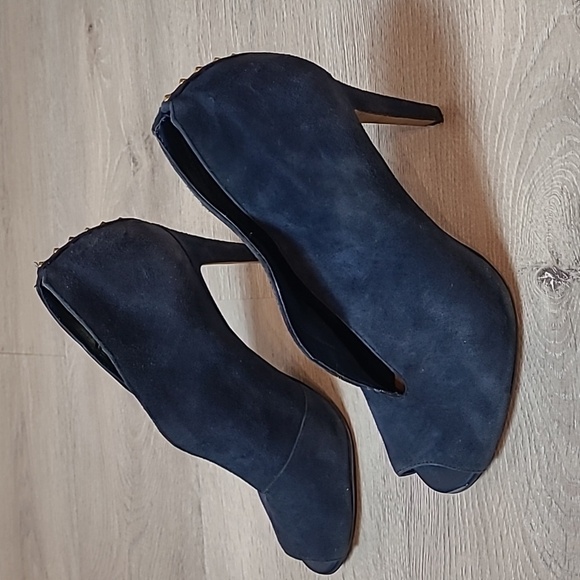 HALOGEN NAVY BLUE SUEDE KATRINA PEEP TOE BOOTIES size 8.5 - Picture 2 of 10